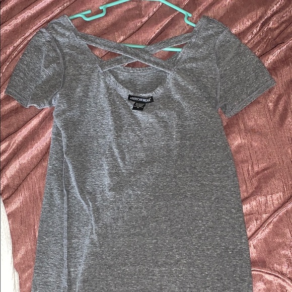 Gray tee with cross cross detail - Picture 2 of 3